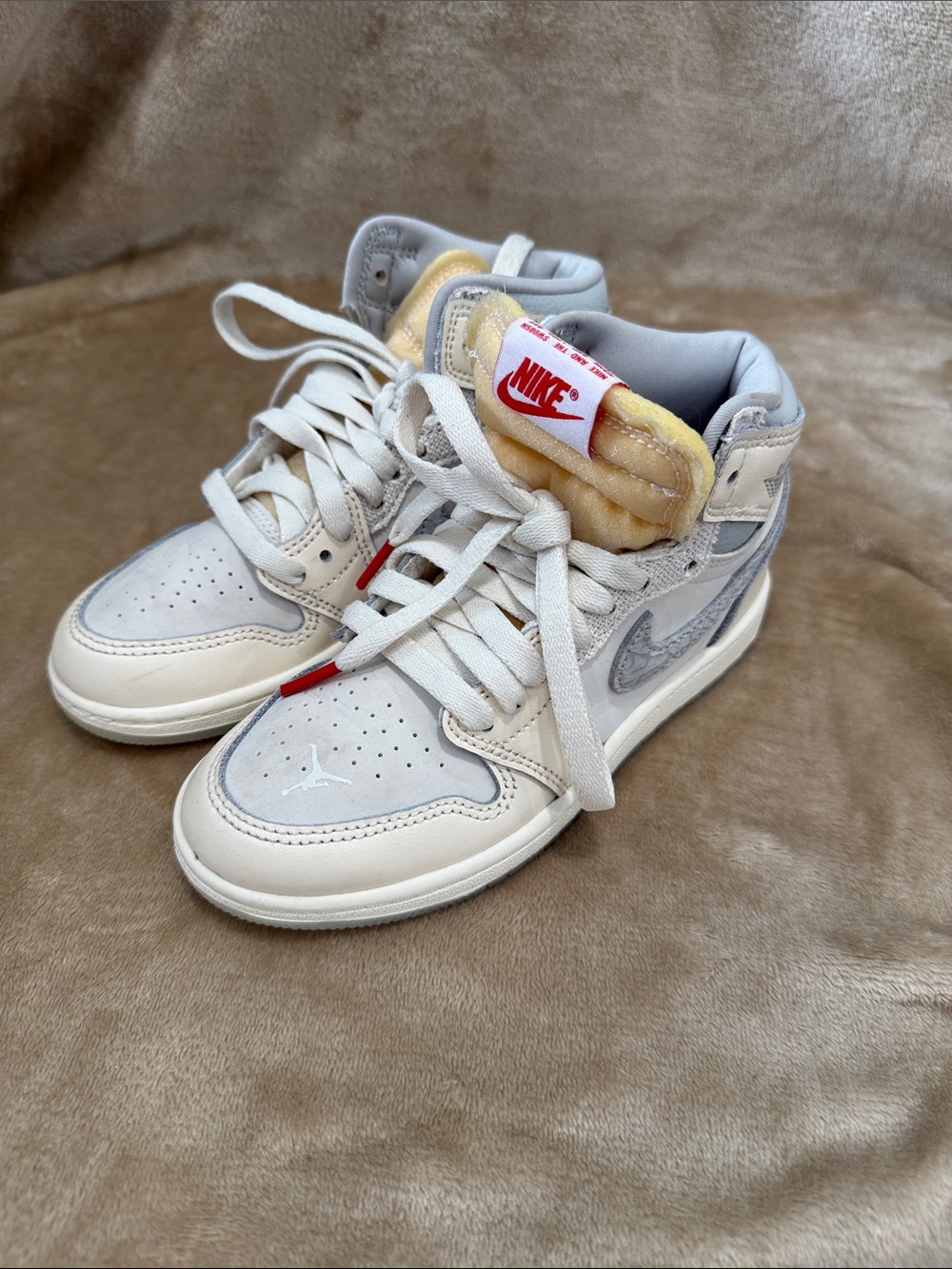 Nike Kids Mid-Top Sneakers in White, Light Gray and Yellow Accent